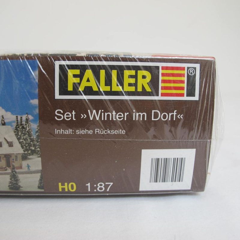 Building kit set ‘Winter in the village’ - Image 3