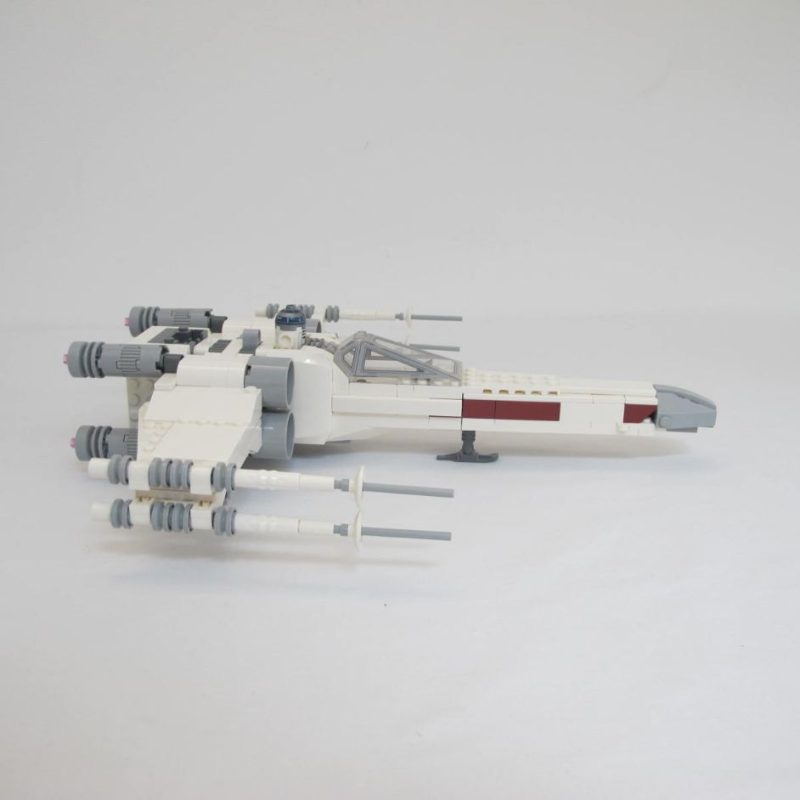 Luke Skywalker's X-Wing Fighter. Complete with instructions, no box - Image 8