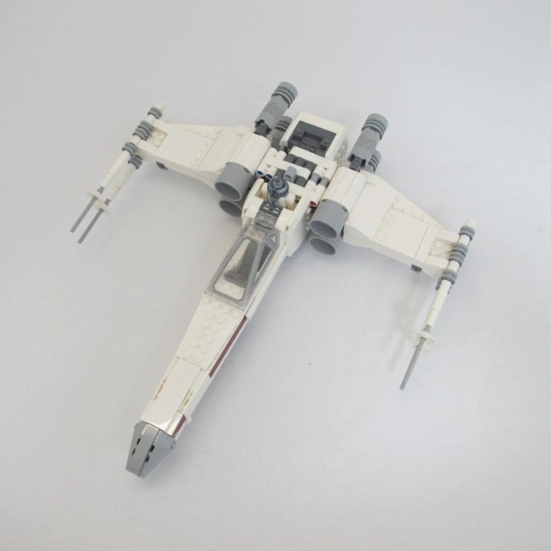 Luke Skywalker's X-Wing Fighter. Complete with instructions, no box - Image 13
