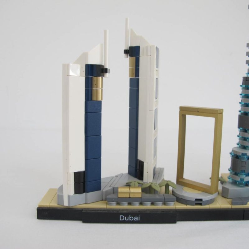 Dubai. Complete with instructions, no box - Image 10