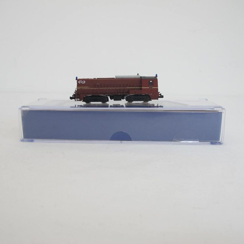 Diesel locomotive 2271 Brown NS