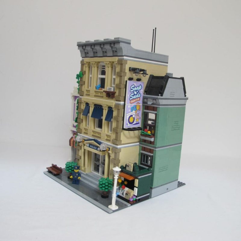 Police Station. Complete with instructions and box - Image 8