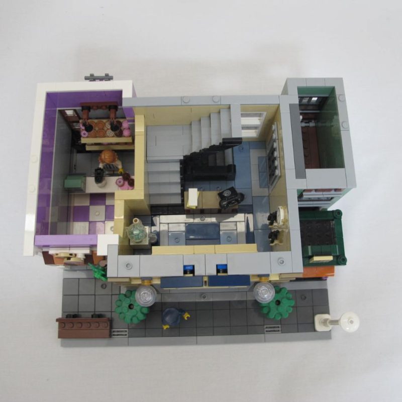Police Station. Complete with instructions and box - Image 12