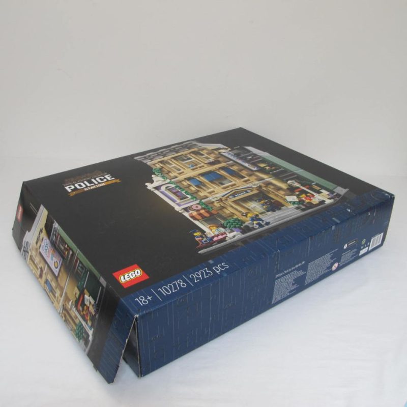 Police Station. Complete with instructions and box - Image 22