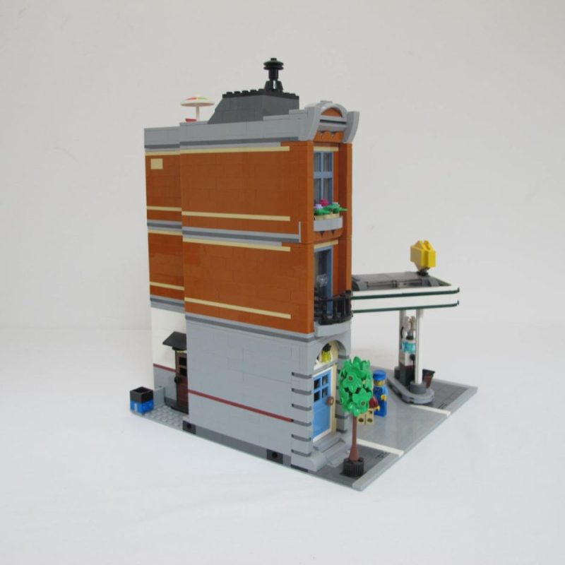 Corner Garage. Complete with instructions, no box - Image 6