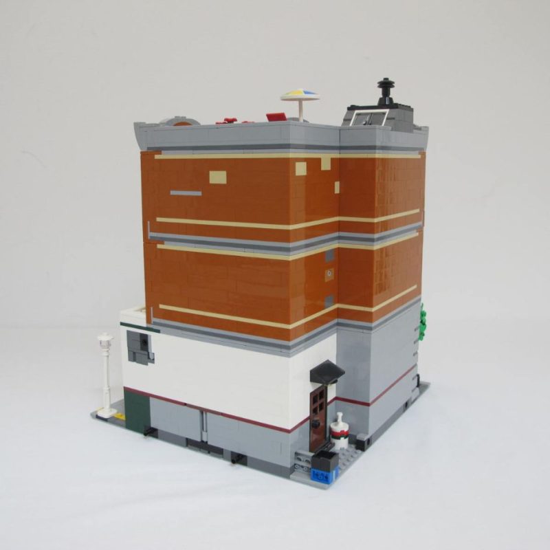 Corner Garage. Complete with instructions, no box - Image 7