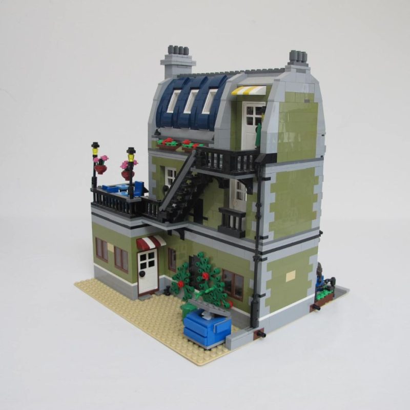Parisian Restaurant. Complete with instructions and box - Image 8