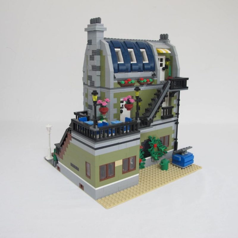 Parisian Restaurant. Complete with instructions and box - Image 9