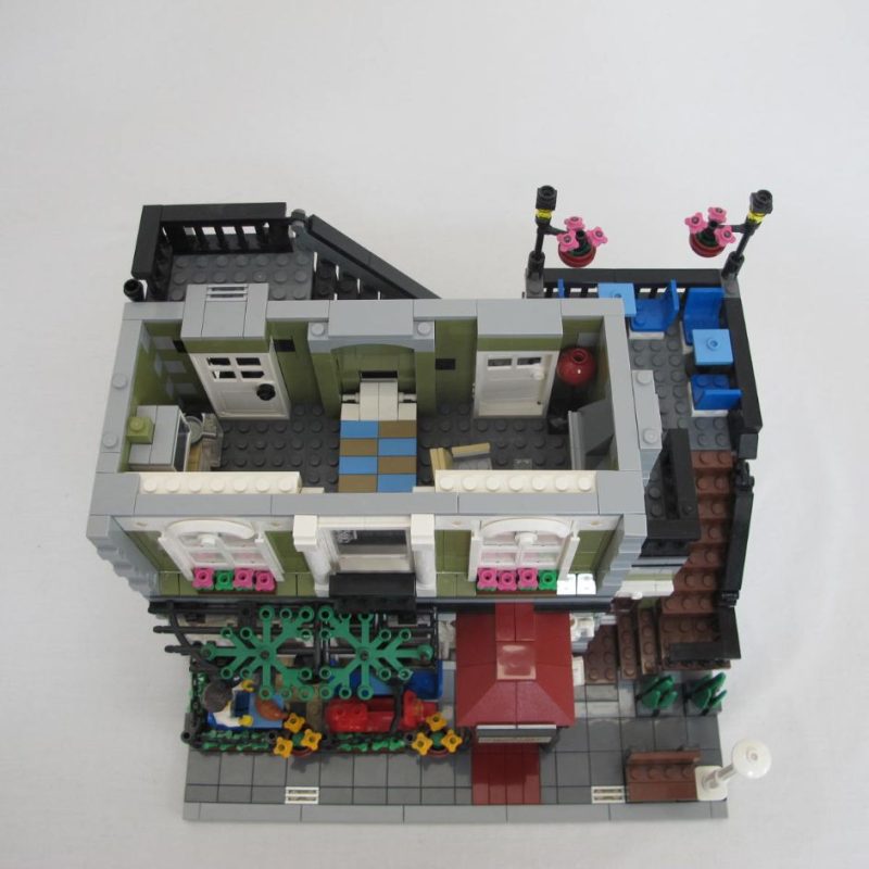 Parisian Restaurant. Complete with instructions and box - Image 11