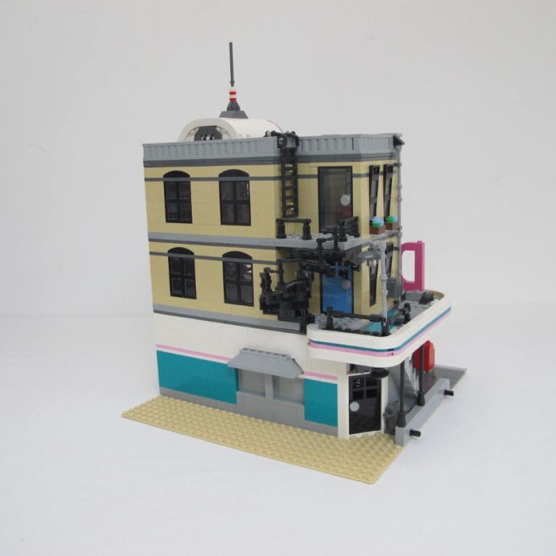 Downtown Diner. Complete with instructions and box - Image 8