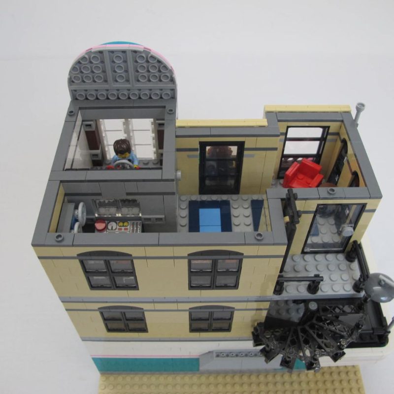 Downtown Diner. Complete with instructions and box - Image 12