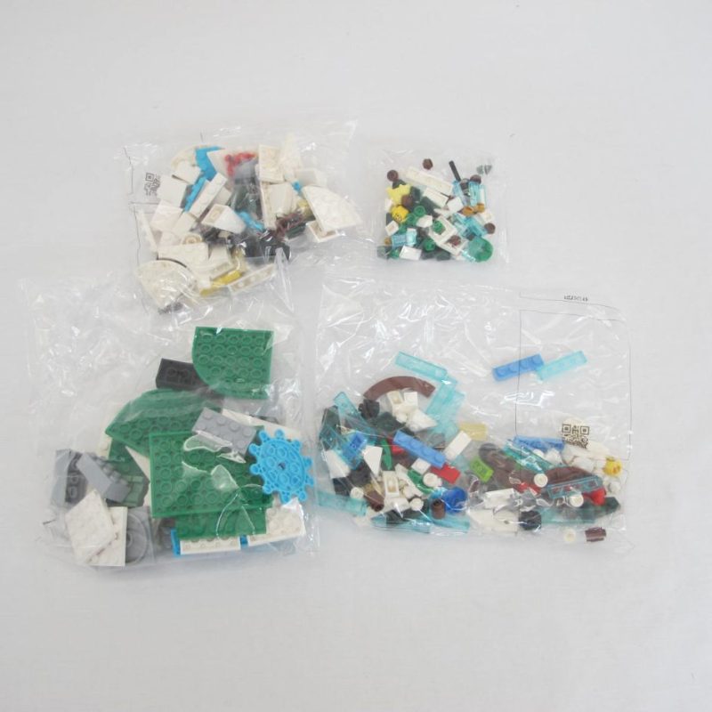 Ice Skating Rink. Bags are sealed, no box - Image 3