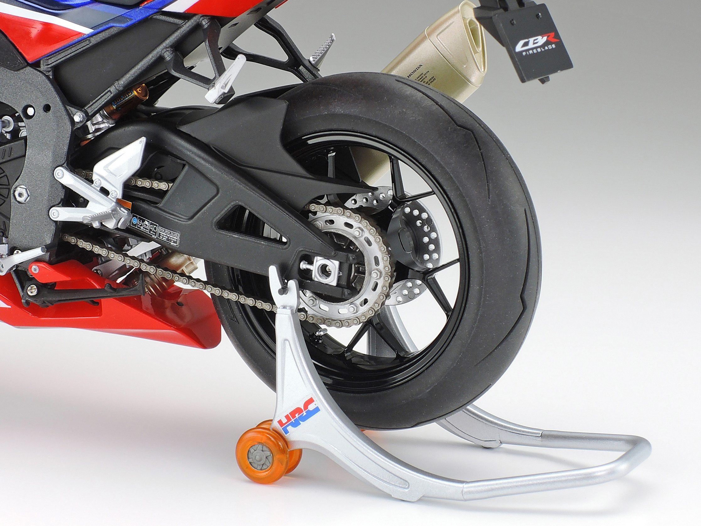 Tamiya 1:12 CBR1000RR-R FIREBLADE SP (14138)