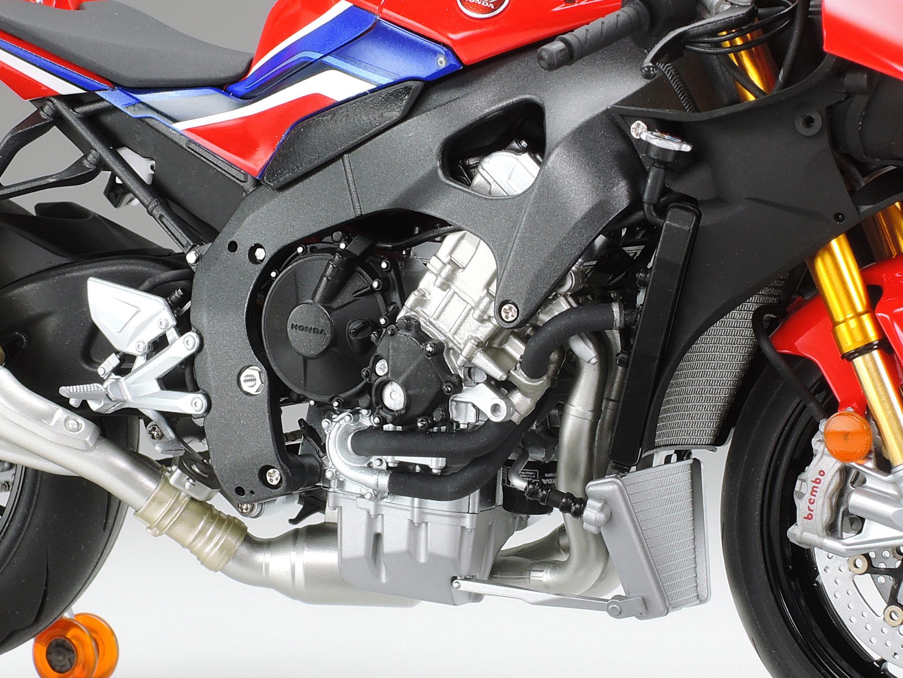 Tamiya 1:12 CBR1000RR-R FIREBLADE SP (14138)