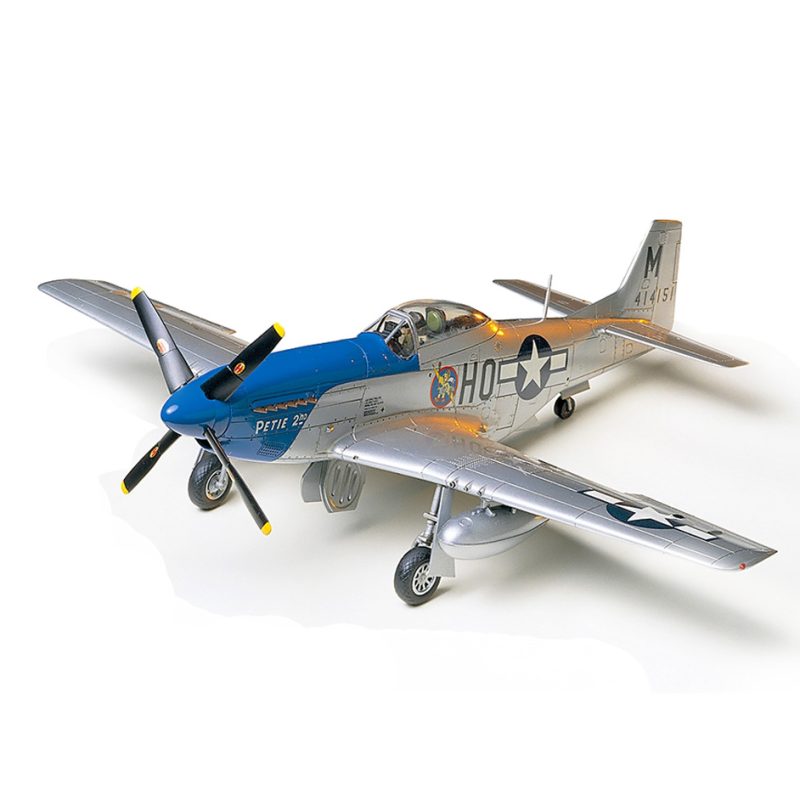 Tamiya 61040 North American P-51D Mustang 8TH Air Force