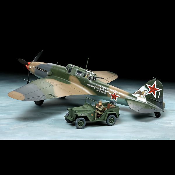 Ilyushin IL-2 Shturmovik & Gaz-67B Set
