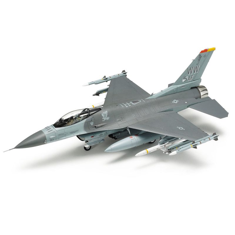 Tamiya 60788 Lockheed Martin F-16CJ [Block50] Fighting Falcon w/full Equipment