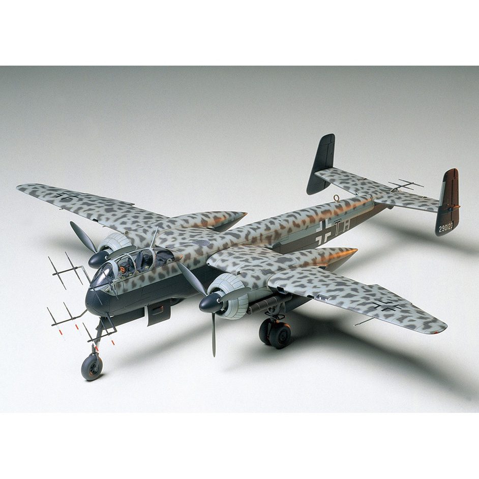 Tamiya 61057 Heinkel He 219A-7 Uhu
