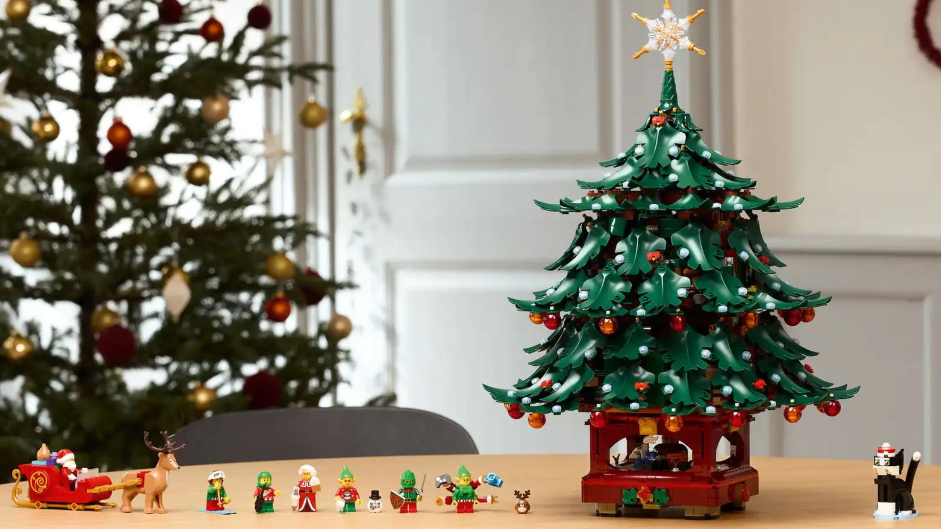 LEGO Icons 41843 Family Christmas Tree