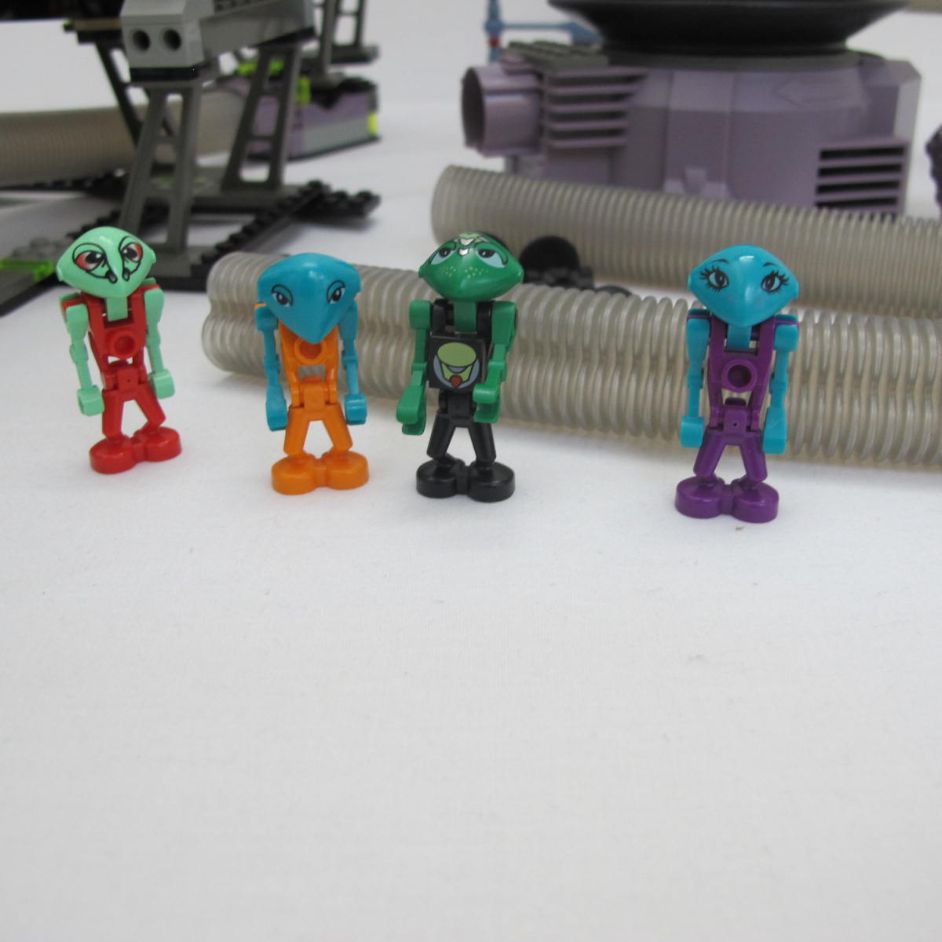 Aero Tube Hanger (Hangar). Incomplete with instructions and box - Image 4