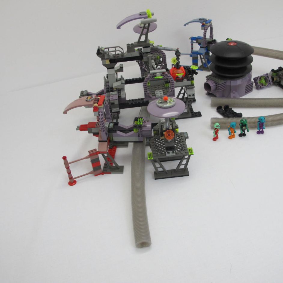 Aero Tube Hanger (Hangar). Incomplete with instructions and box - Image 7