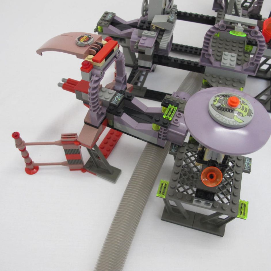 Aero Tube Hanger (Hangar). Incomplete with instructions and box - Image 8