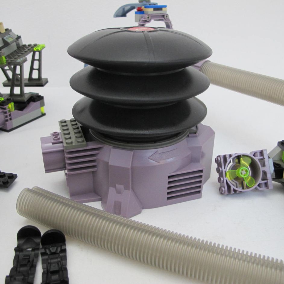 Aero Tube Hanger (Hangar). Incomplete with instructions and box - Image 10