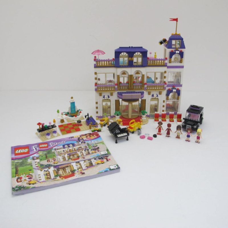 Heartlake Grand Hotel. Complete with instructions, no box