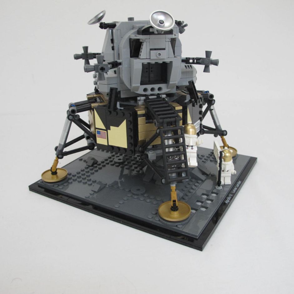 NASA Apollo 11 Lunar Lander. Complete with instructions, no box - Image 8