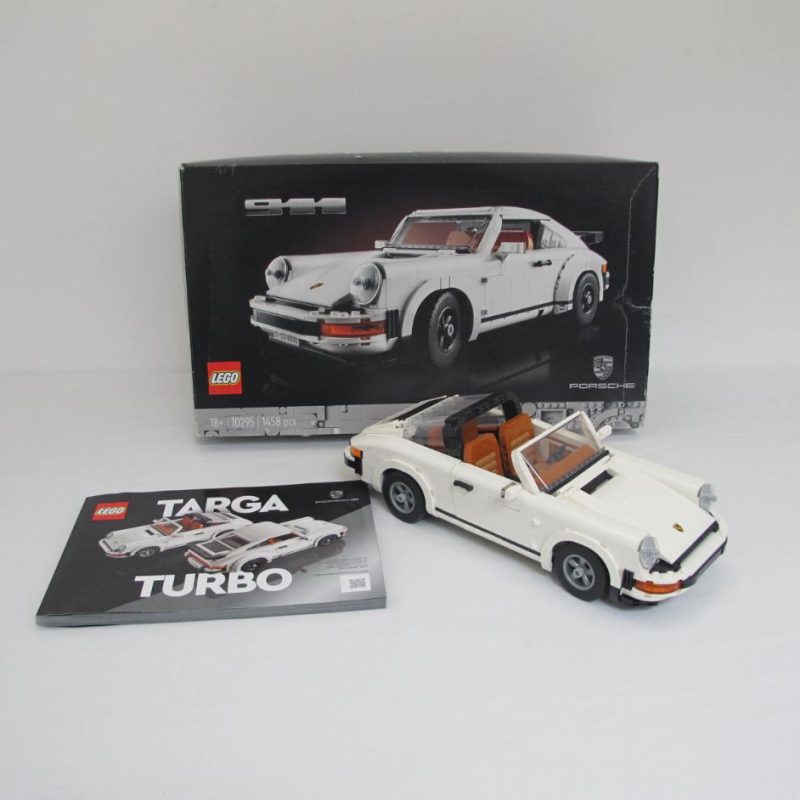 Porsche 911. Complete with instructions and box