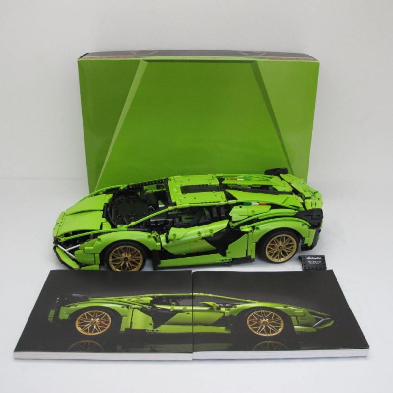 Lamborghini Sián (Sian) FKP 37. Complete with instructions and box