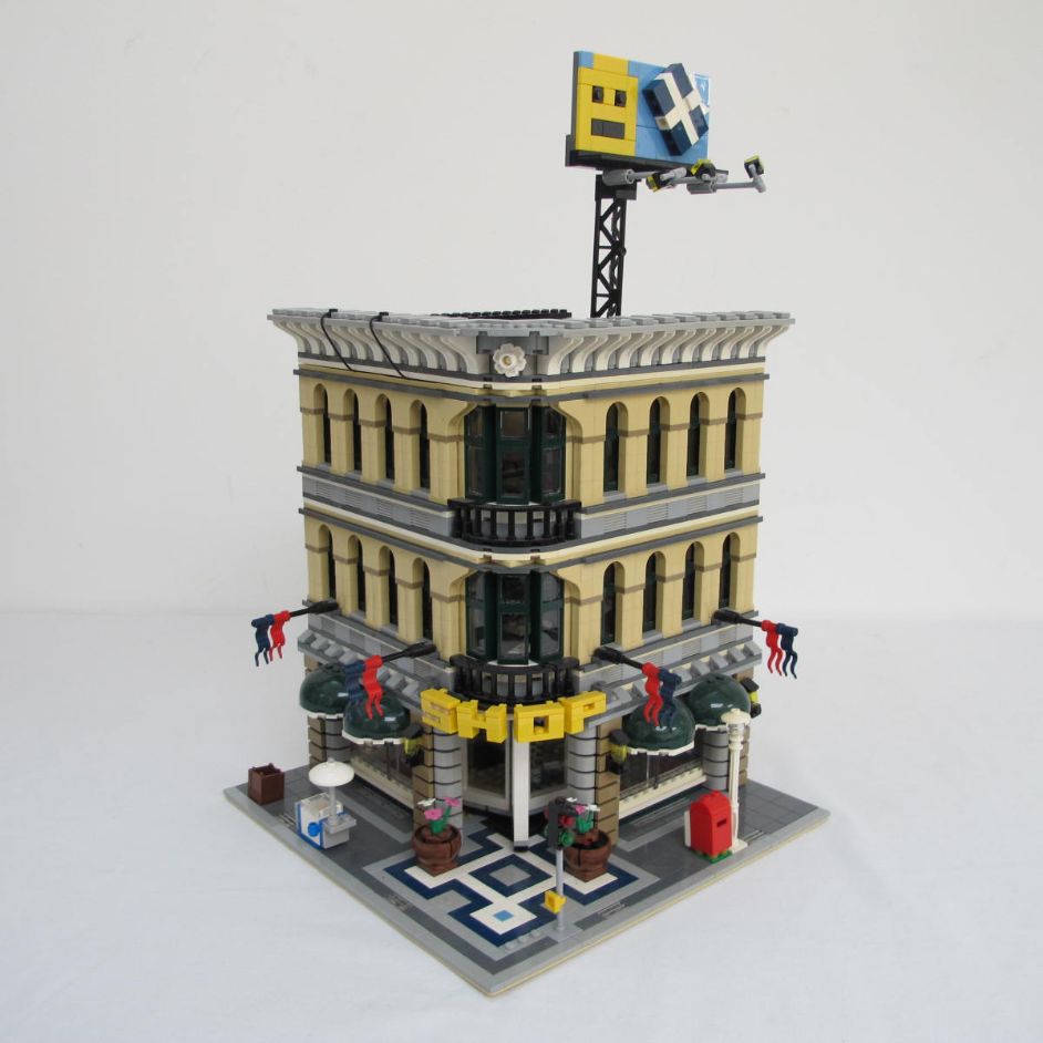 Grand Emporium. Complete with instructions and box - Image 10