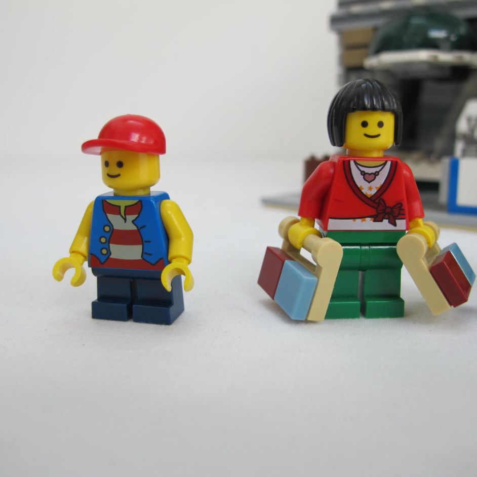 Grand Emporium. Complete with instructions and box - Image 20