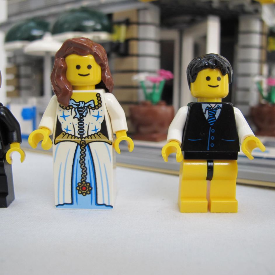 Grand Emporium. Complete with instructions and box - Image 22