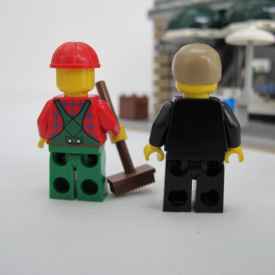 Grand Emporium. Complete with instructions and box - Image 25