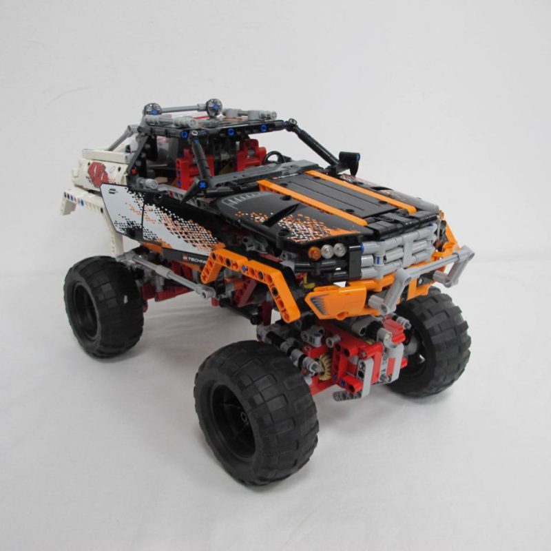 4 x 4 Crawler. Complete with instructions, no box