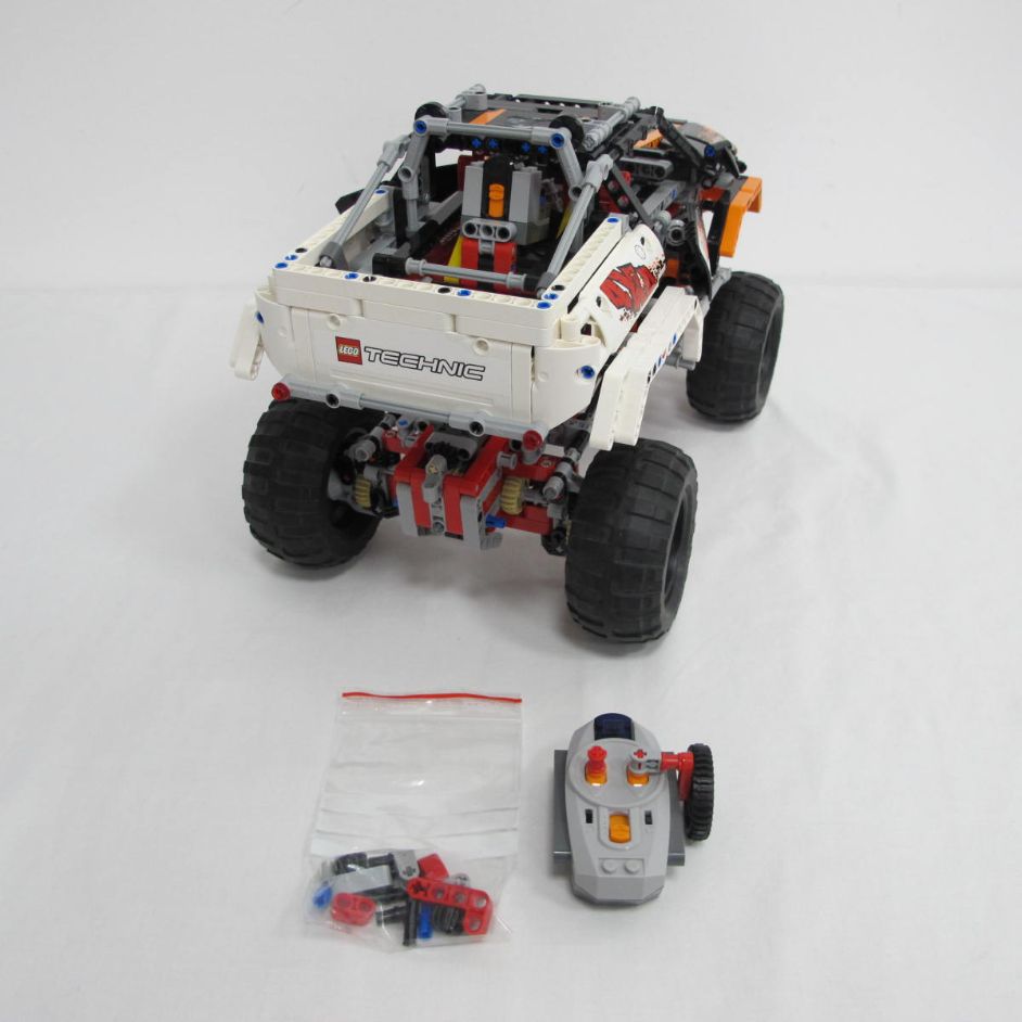 4 x 4 Crawler. Complete with instructions, no box - Image 10