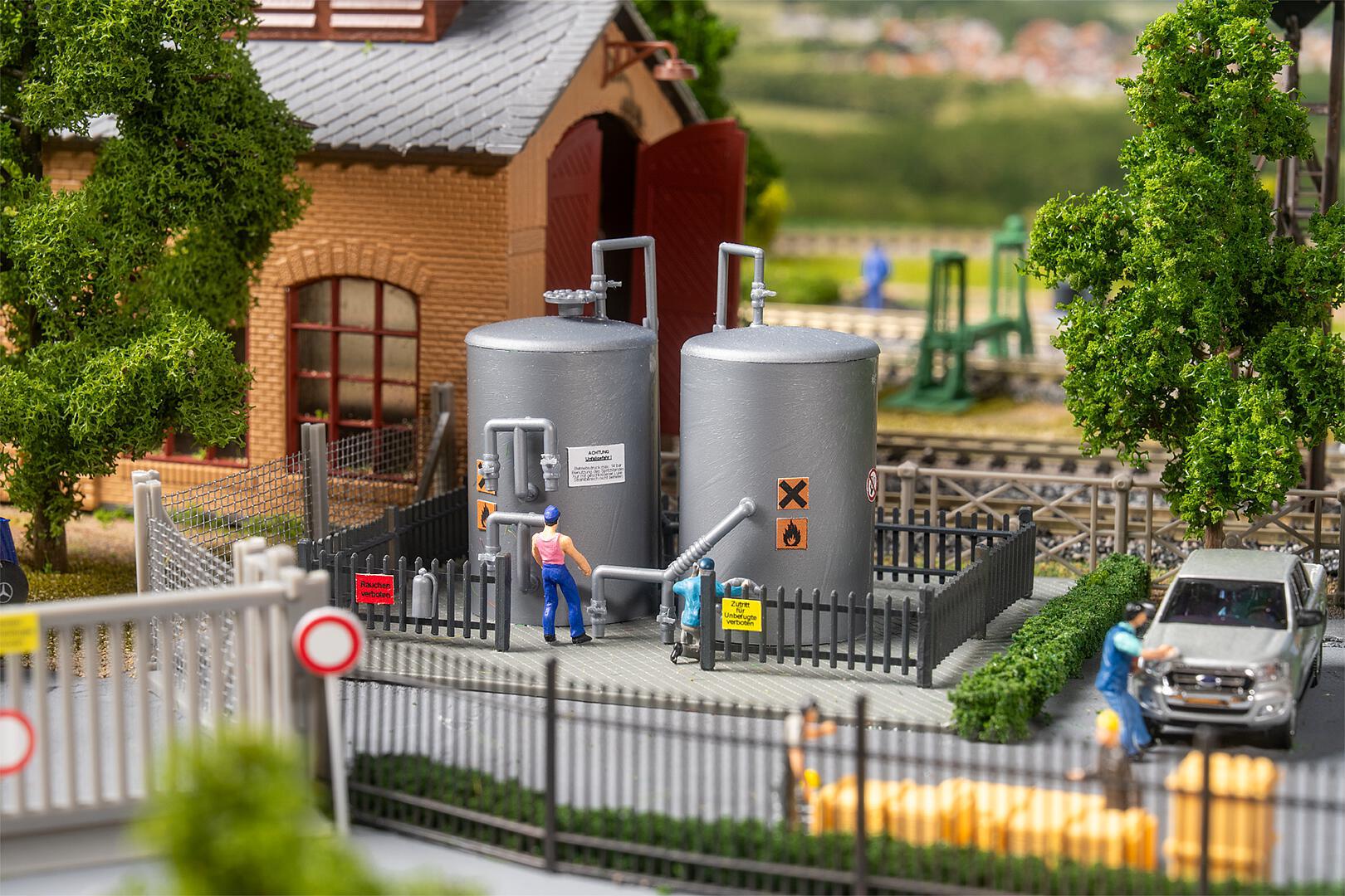 Faller 2 Storage Tanks 131338