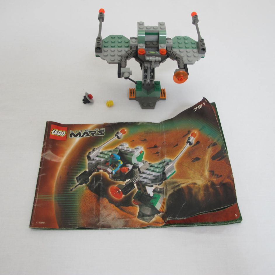 Red Planet Cruiser. Incomplete with instructions, no box