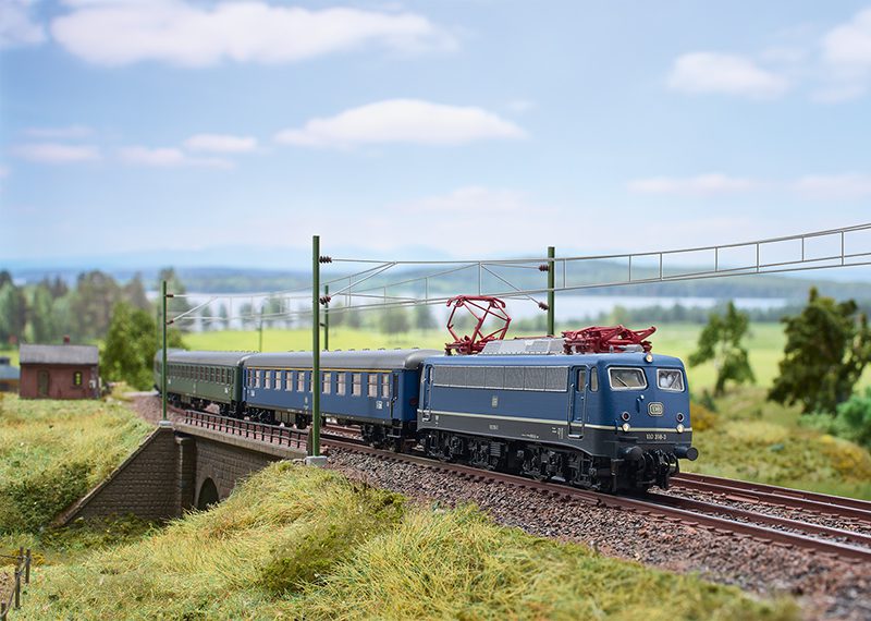 Minitrix T16268 Class 110.3 Electric Locomotive