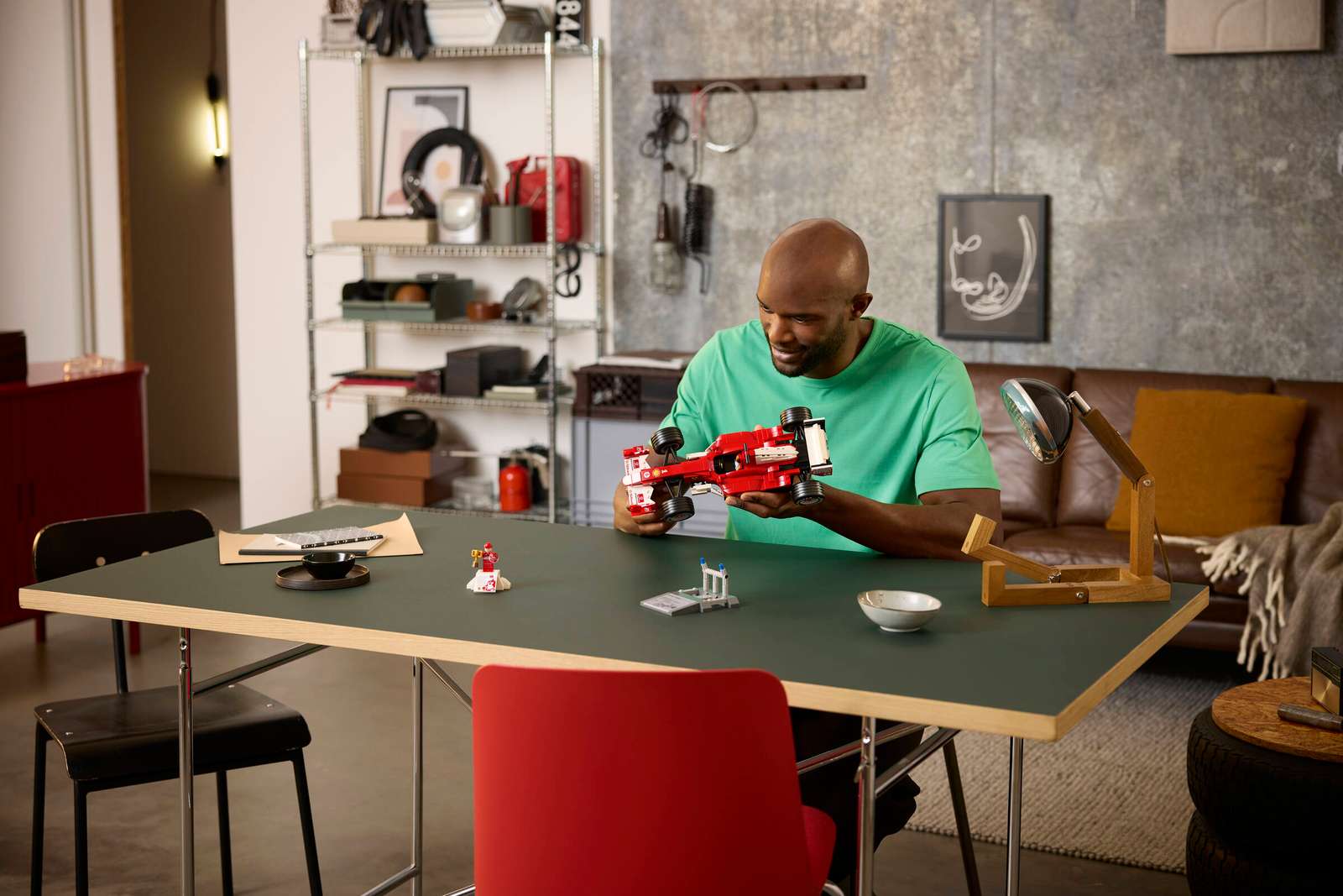 LEGO Icons Ferrari F2004 & Michael Schumacher 11375