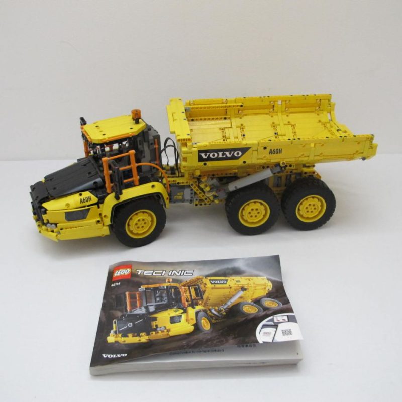 6x6 Volvo Articulated Hauler. Complete with instructions, no box