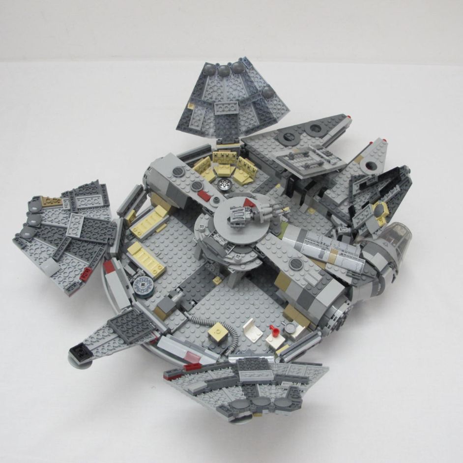 Millennium Falcon. Complete with instructions and box - Image 8