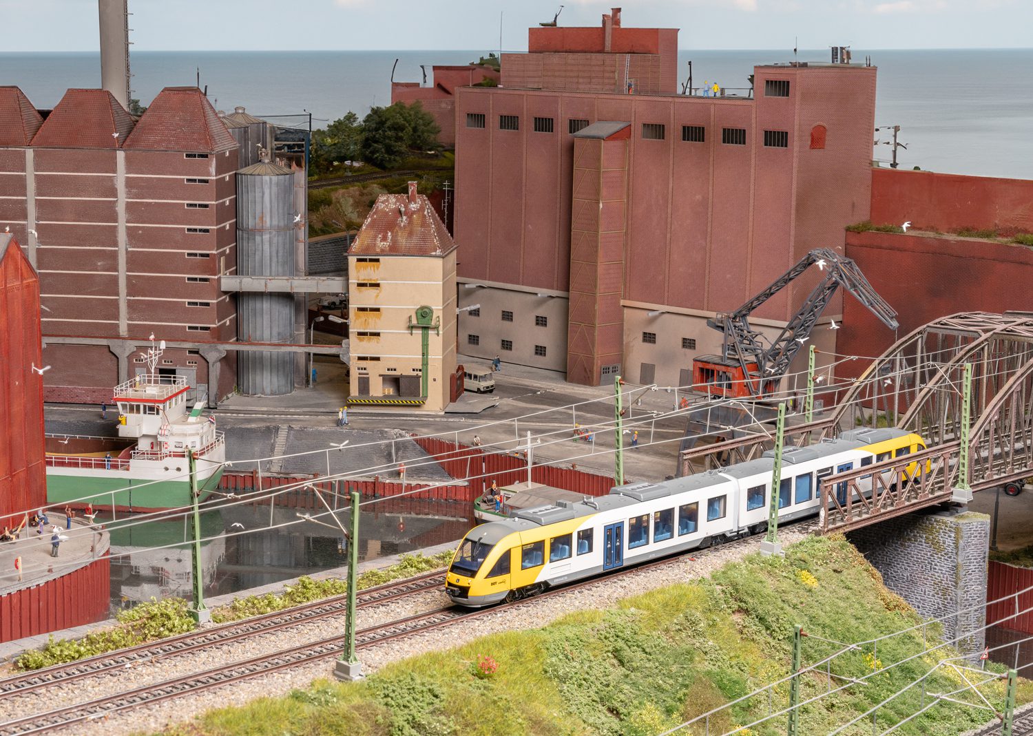 Trix 22486 Class 648.2 Diesel Powered Rail Car