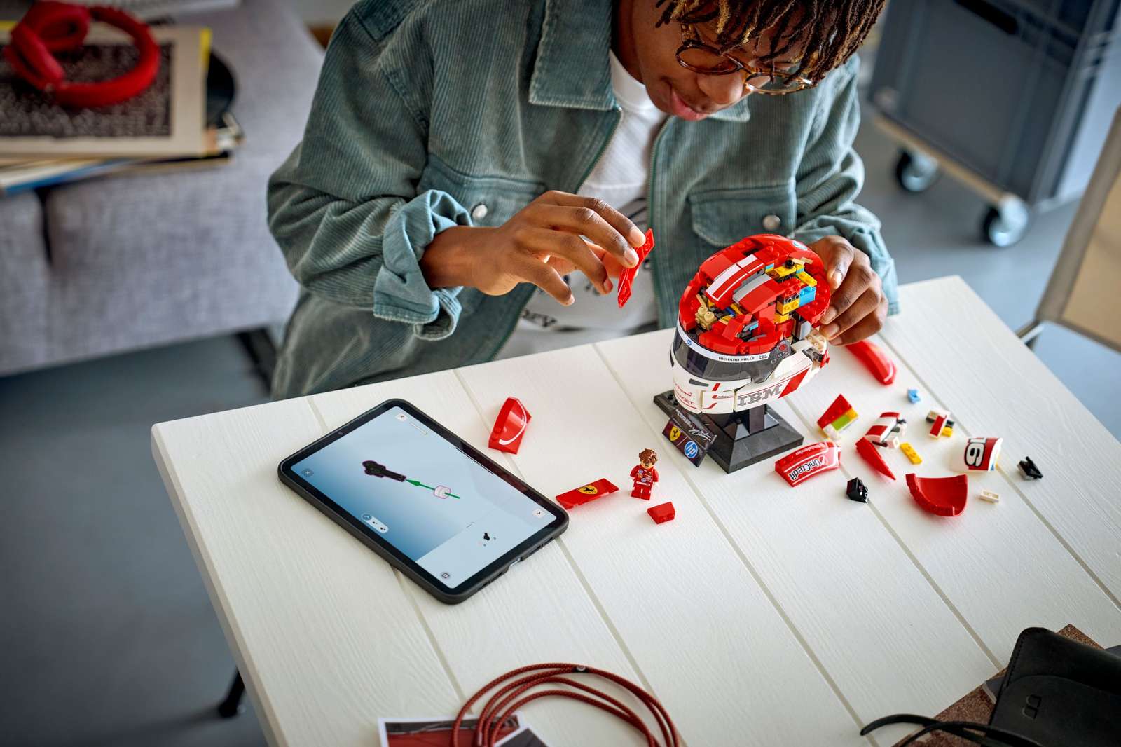 LEGO Scuderia Ferrari HP Charles Leclerc Helmet 43014