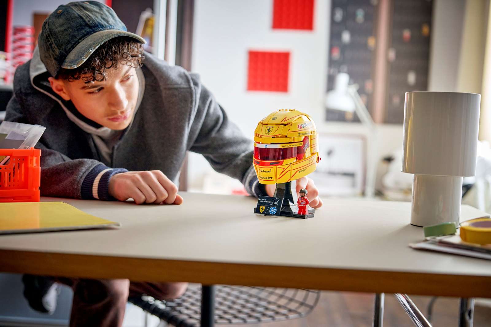 LEGO Scuderia Ferrari HP Lewis Hamilton Helmet 43022