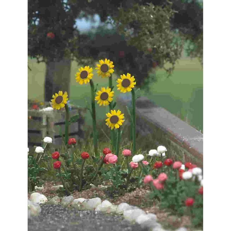 Busch Sunflowers & Roses (Preassembled) H0 1232