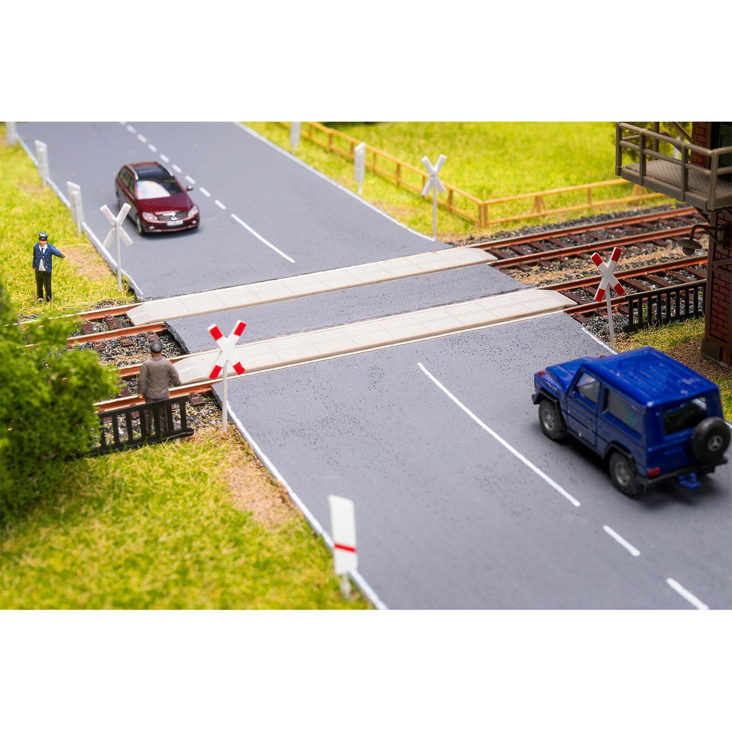 Faller Ungated Railway Crossing 191831