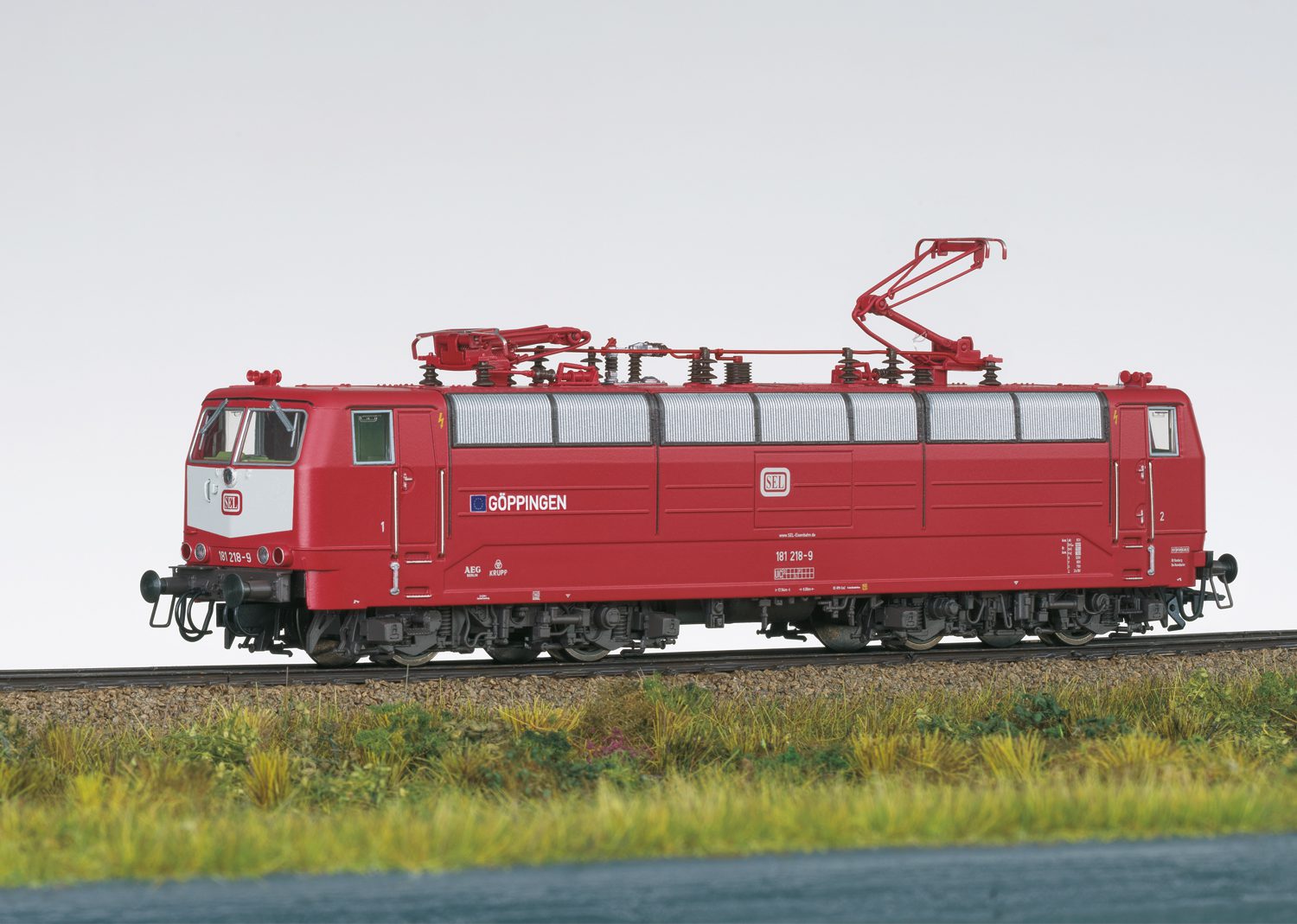 Trix Class 181.2 Electric Locomotive 25186