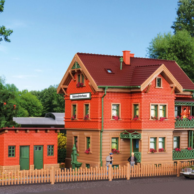 Vollmer Gatekeeper House Esslingen with Chickenhouse and Garden Fence 43529